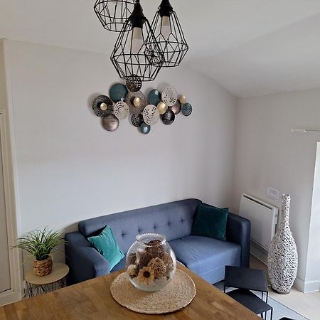 Appartement F2 Centre-Ville Issoire Avec Jolie Vue Esterno foto