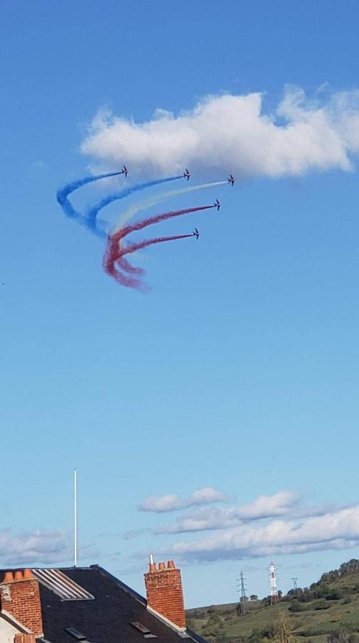 Appartement F2 Centre-Ville Issoire Avec Jolie Vue Esterno foto