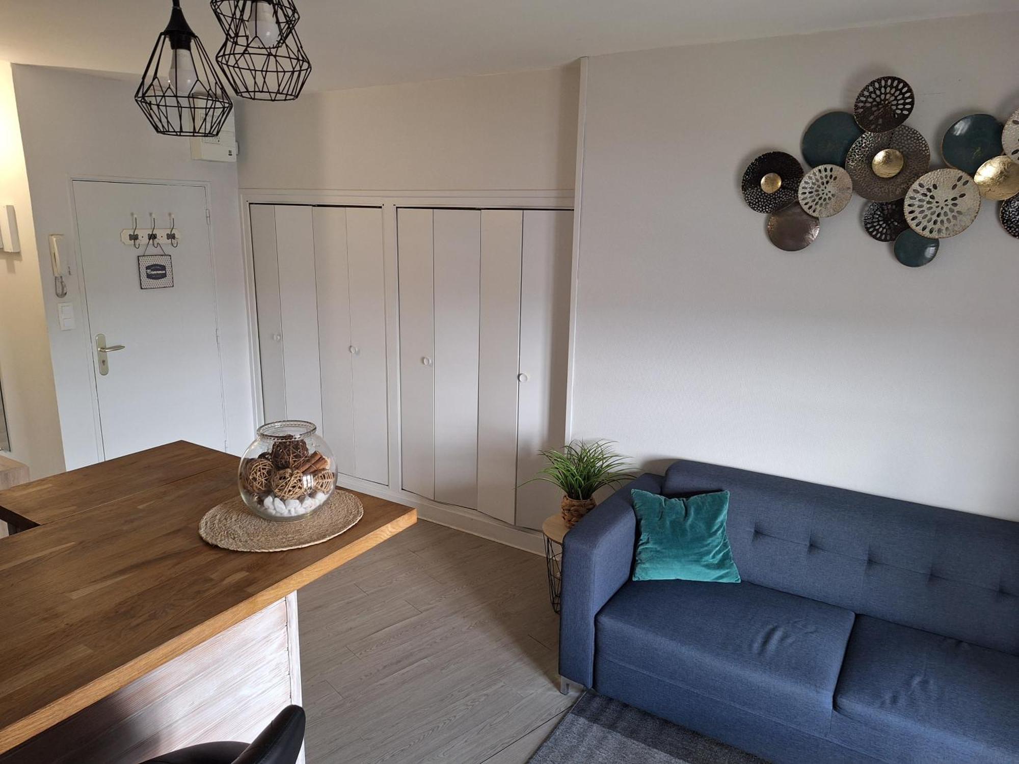 Appartement F2 Centre-Ville Issoire Avec Jolie Vue Esterno foto