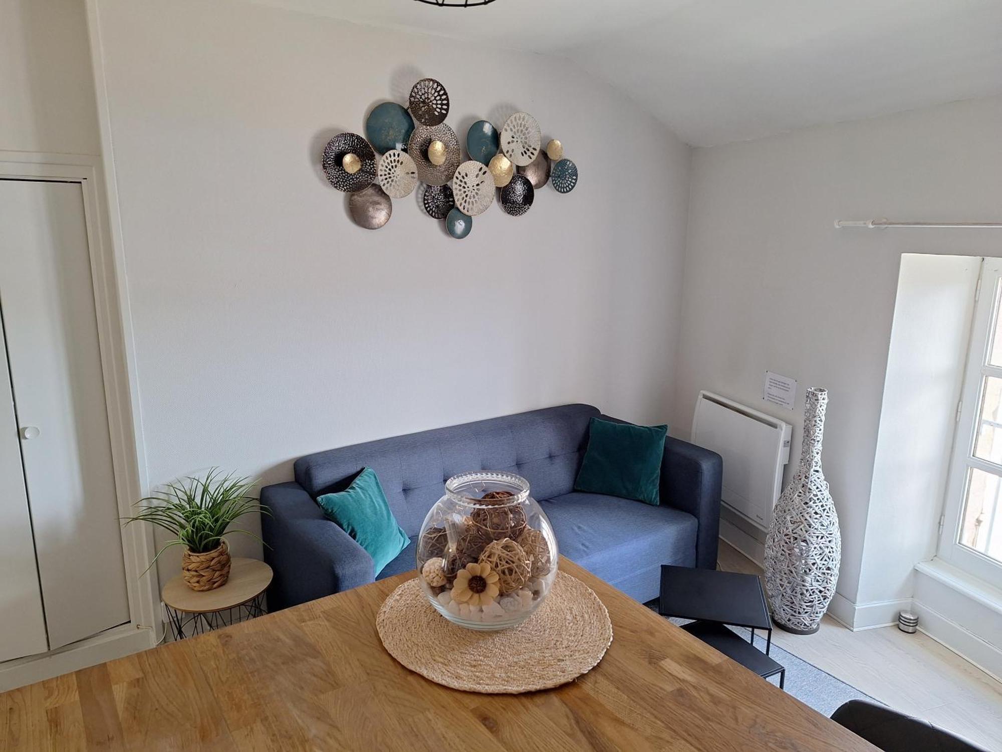 Appartement F2 Centre-Ville Issoire Avec Jolie Vue Esterno foto