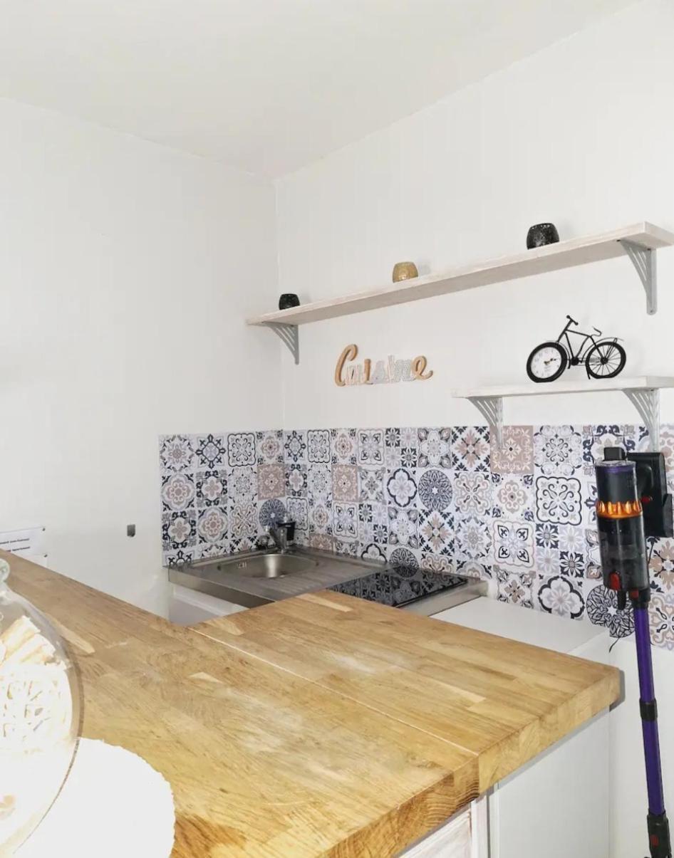Appartement F2 Centre-Ville Issoire Avec Jolie Vue Esterno foto